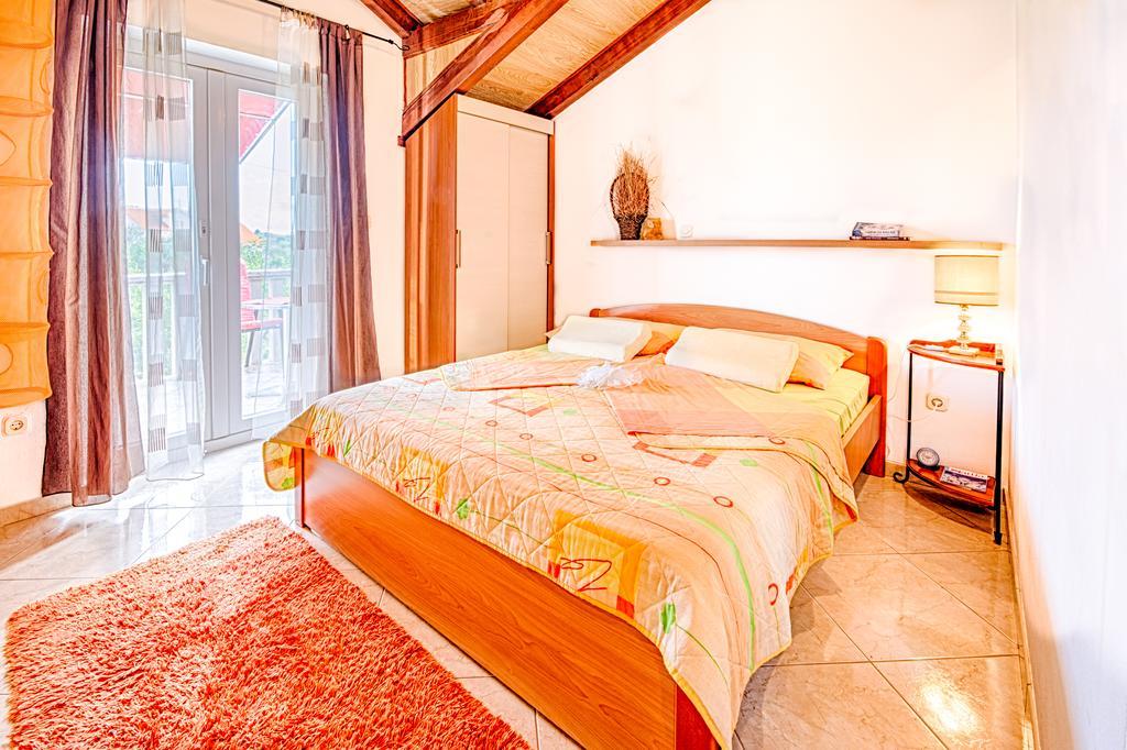 Apartmani Rita Milna  Oda fotoğraf