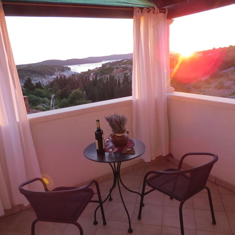 Apartmani Rita Milna  Dış mekan fotoğraf